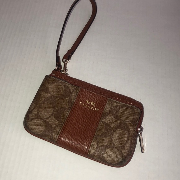 Coach Handbags - Coach Wallet Wrislet